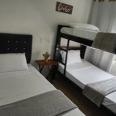 Casa Hotel Sweet Home Apto De 3 Habitaciones 201 Medellín Exterior foto